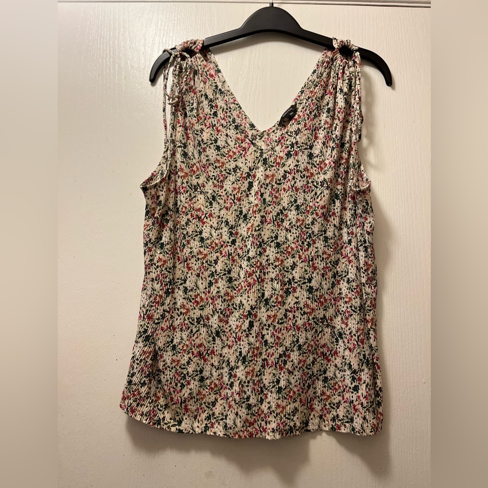NWT Size Med RW&Co VNECK Cami - Picture 6 of 10
